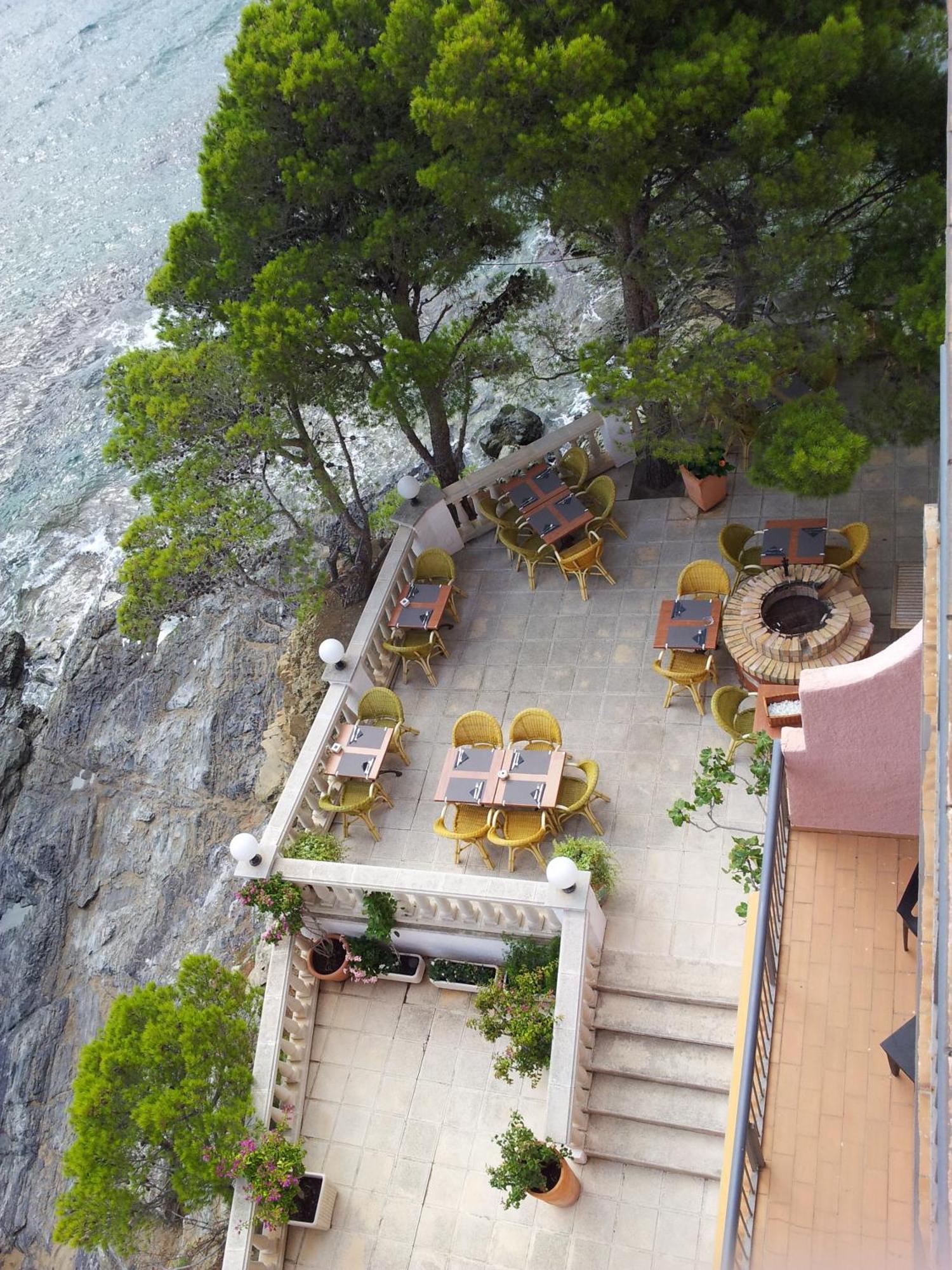 Hotel Grifeu Llanca Exterior photo