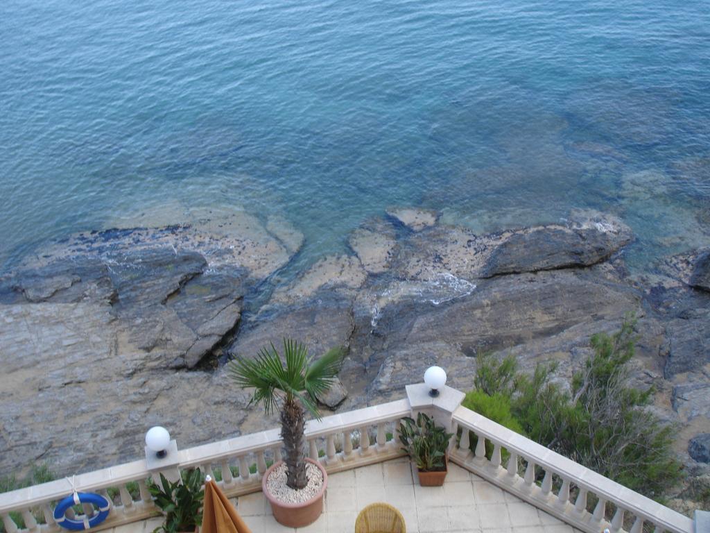 Hotel Grifeu Llanca Exterior photo